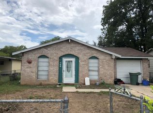 709 W Leona St, Uvalde, TX 78801