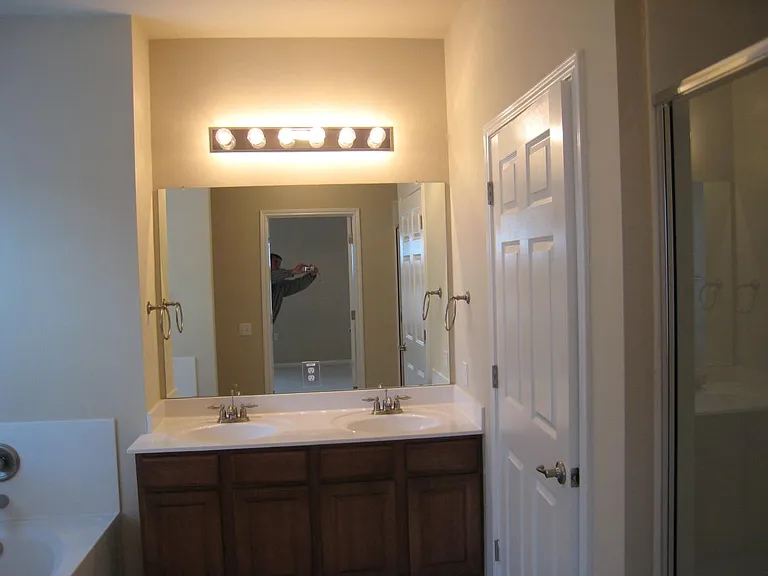 3805 Bronco Bend Loop — Photo 7