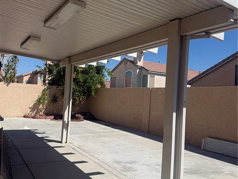 7562 Reindeer Ct — Photo 9