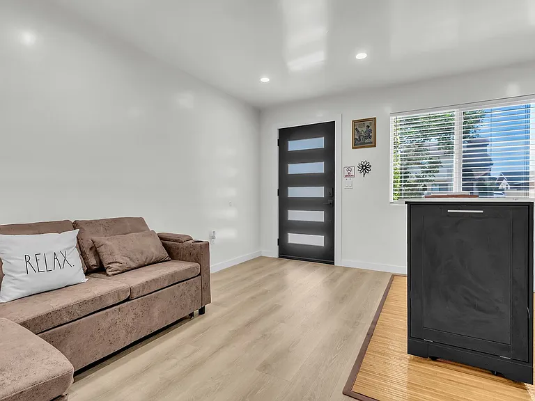 7597 Washington Dr — Photo 9