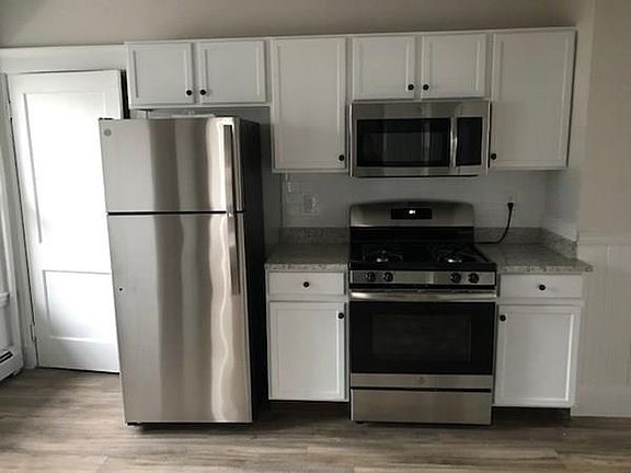 3rd image of 6-8 Glendale St