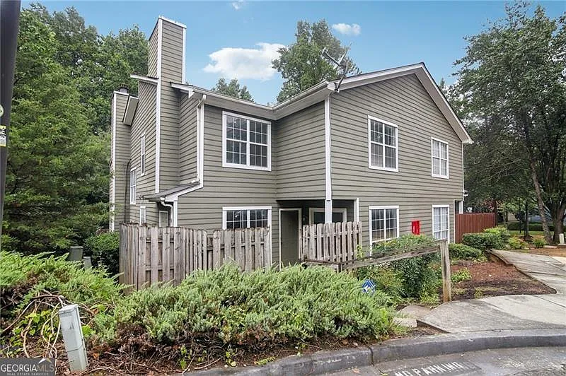 812 Wuthering Way photo 1