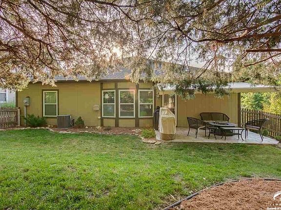 4th image of 4543 Larissa Dr