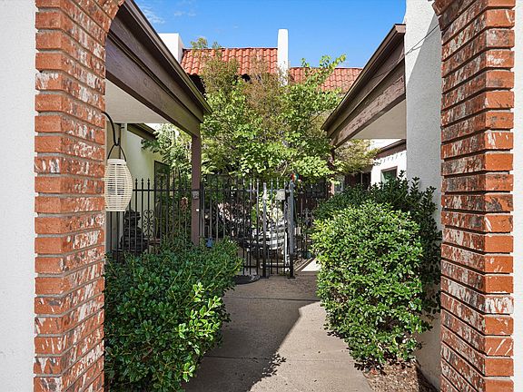4th image of 1209 Bernalillo Pl SE
