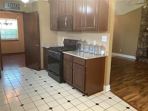 3rd image of 1237 Kingswood Dr