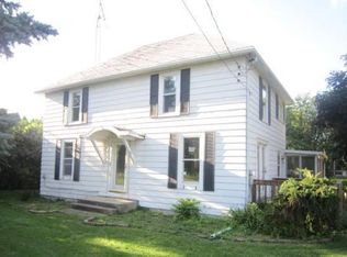 W6096 State Line Rd, Walworth, WI 53184