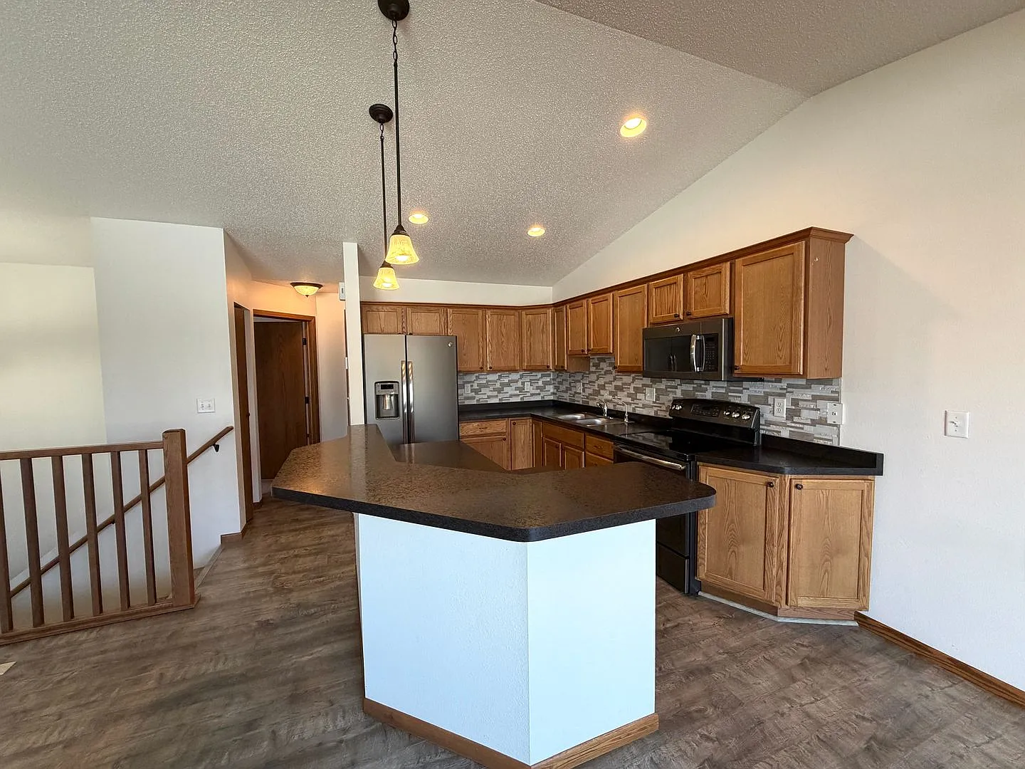 Spacious 3-Bedroom Townhome in West Fargo — Photo 4