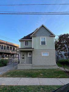 122 Caledonia St NE, Grand Rapids, MI, 49505