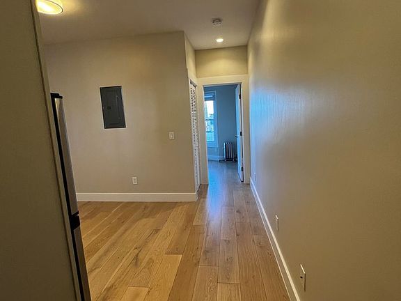 2nd image of 1146 Taylor St #1297R