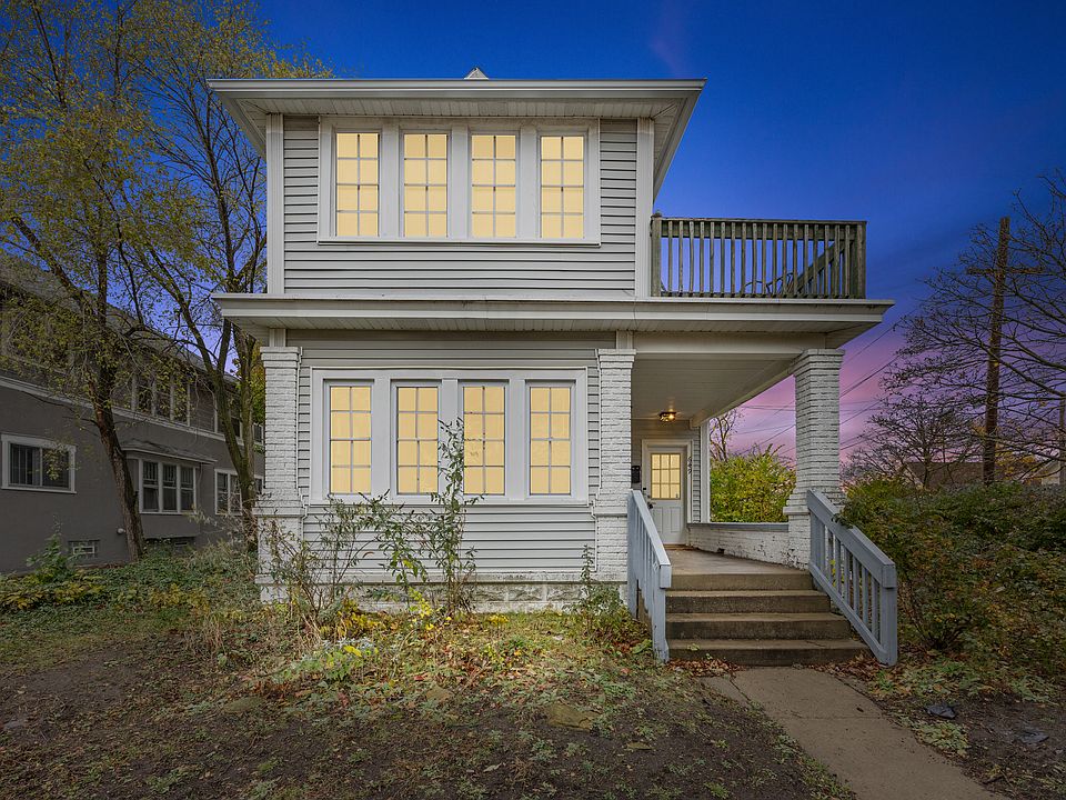 1st image of 647 Fairview Ave NE #1
