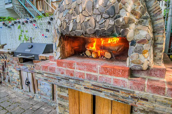 Sold by REMAX Elite | media 20