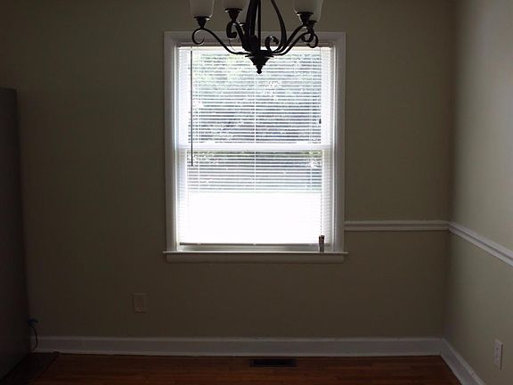 3rd image of 555 Saint Anthony Dr