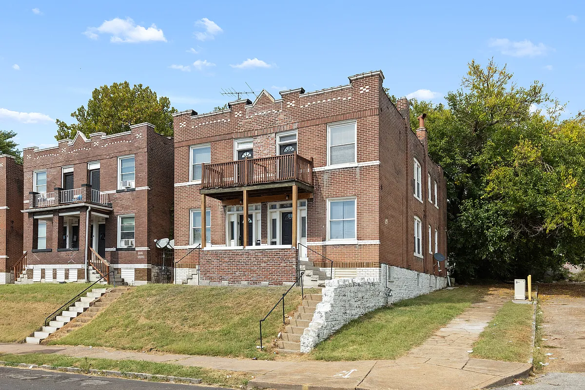 Building Photo - 2833 Miami St