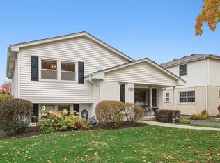 776 S Mitchell Ave, Elmhurst, IL 60126