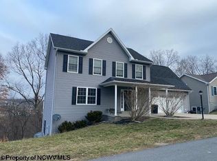 15 Eastern Trail Dr, Morgantown, WV 26508