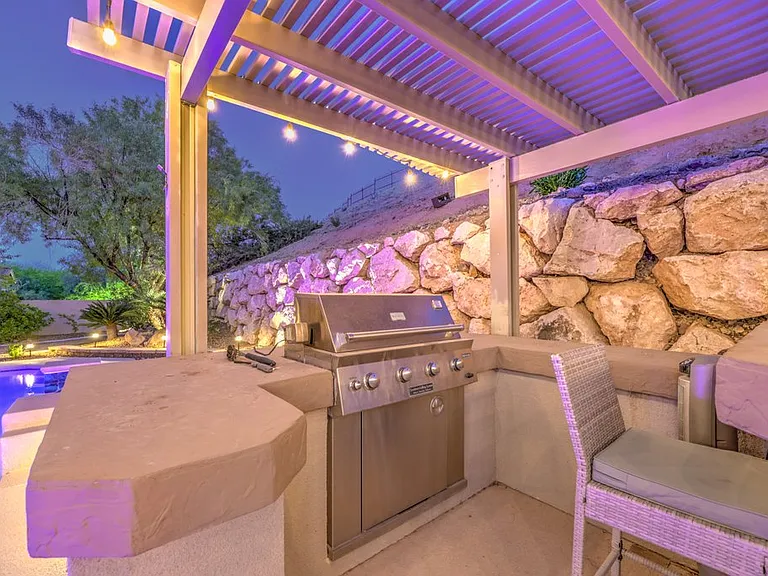 2849 Soaring Peak Ave — Photo 37