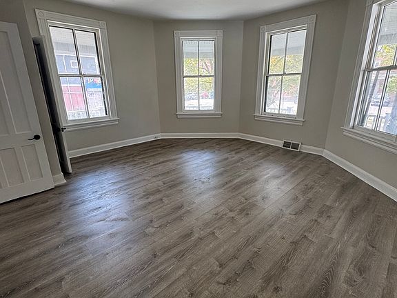 3rd image of 355 Palisade Ave #1A