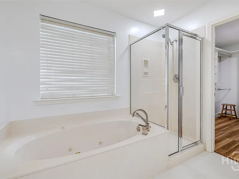 108 Village Lake Dr — Photo 24