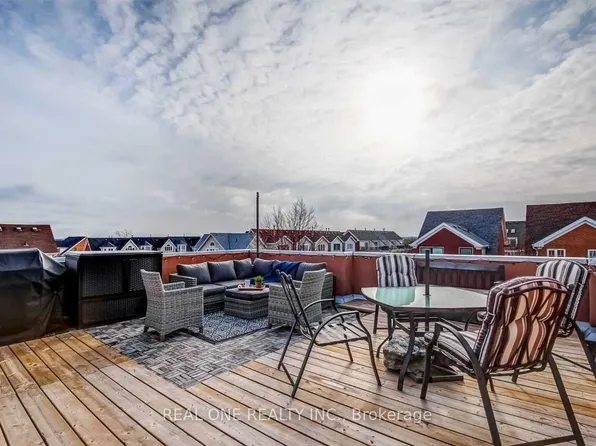 2400 Munns Ave #D, Oakville, ON L6H 6G9