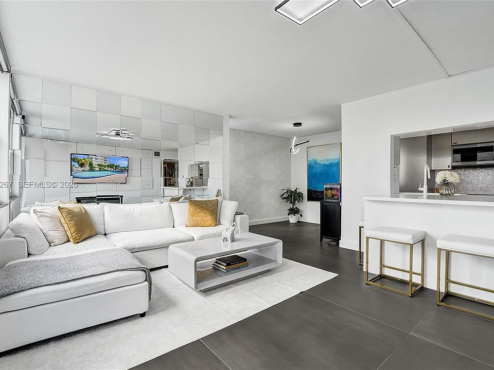 1st image of 430 Golden Isles Dr APT 201