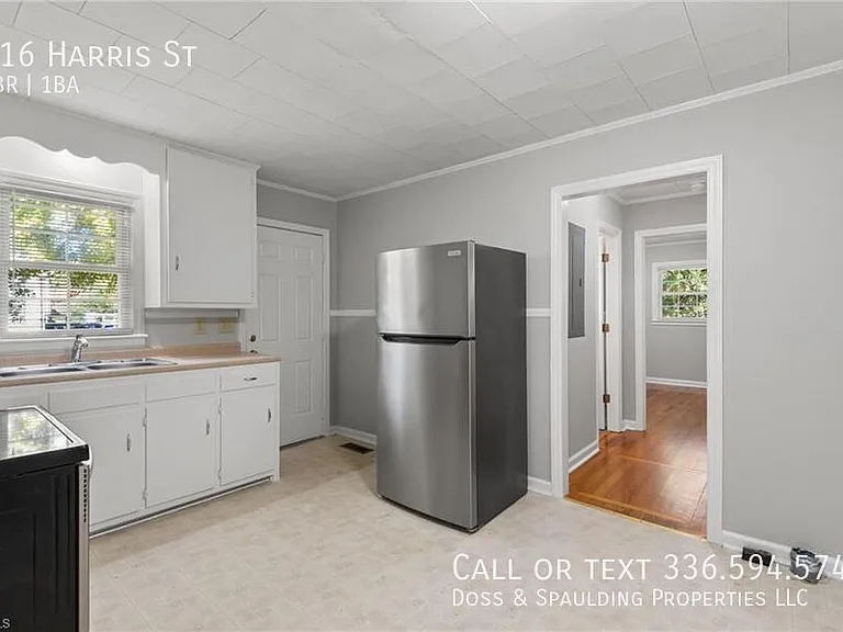 916 Harris St — Photo 6