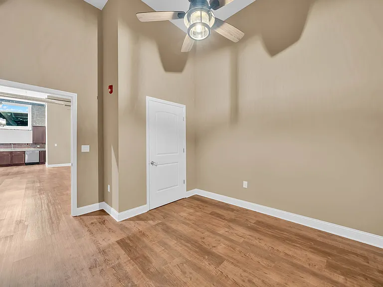 214 Broad St #C — Photo 13