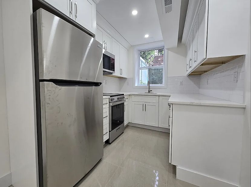 1st image of 983 Willmohr St #1