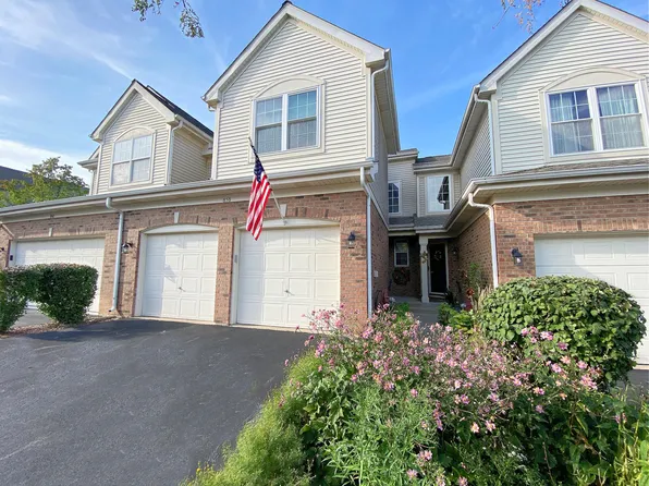 858 McKenzie Station Dr, Lisle, IL 60532