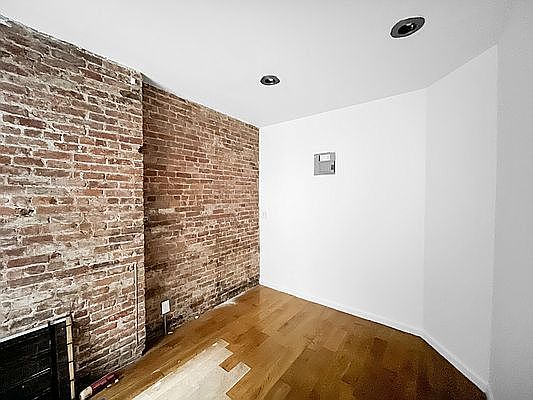 4th image of 1722 Amsterdam Ave #2RS