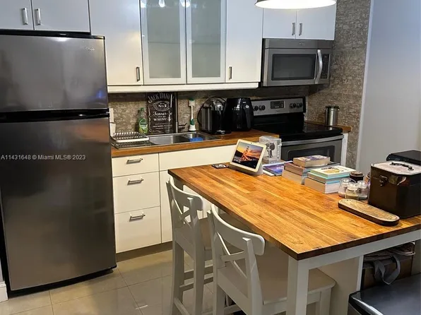 130 S Shore Dr APT 2B, Miami Beach, FL 33141
