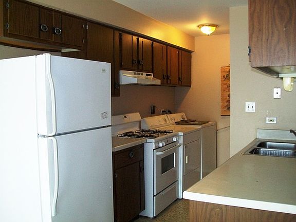 4th image of 19343 Oakwood Ave Unit 63