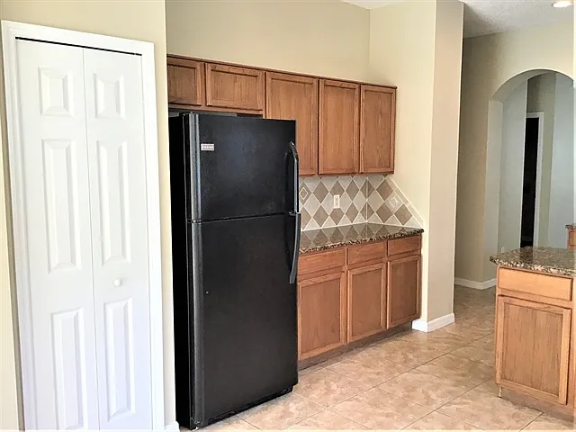 3 bed, 2.0 bath, 1972 sqft, $2,635 — Photo 3