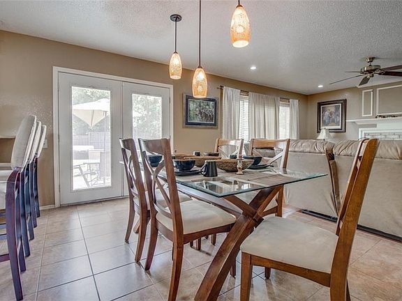 5th image of 228 E Embercrest Dr
