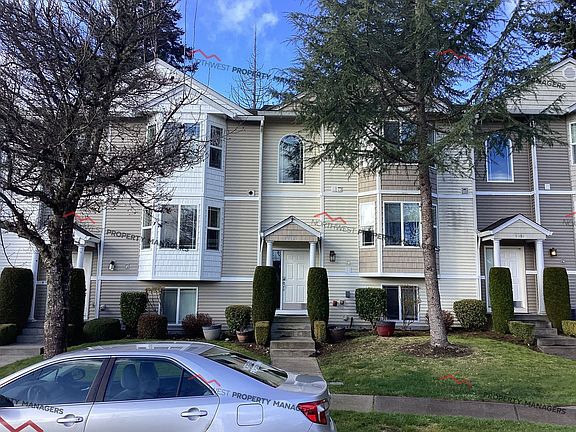 2nd image of 3387 Bali St NE