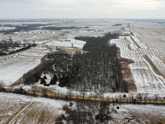 4th image of 340 Audrain Rd