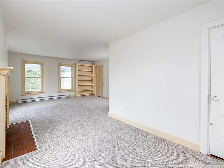 1253 Fairport Rd — Photo 23