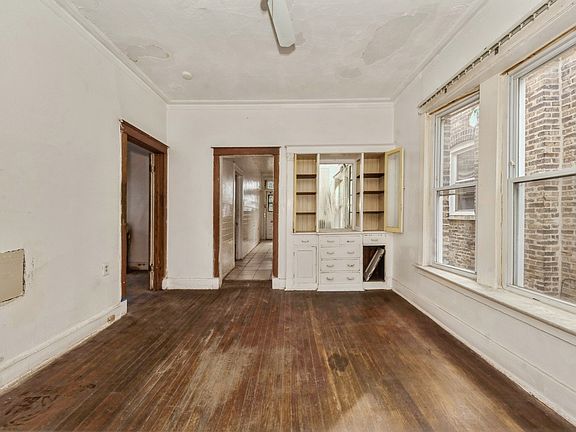 3rd image of 7107 S Vernon Ave