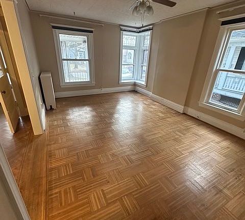 4th image of 293 Dartmouth St #1