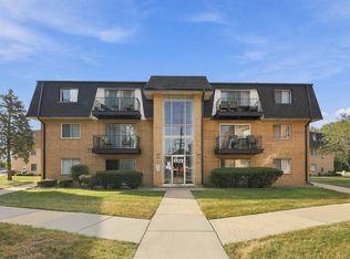 4929 W 109th St APT 101, Oak Lawn, IL 60453