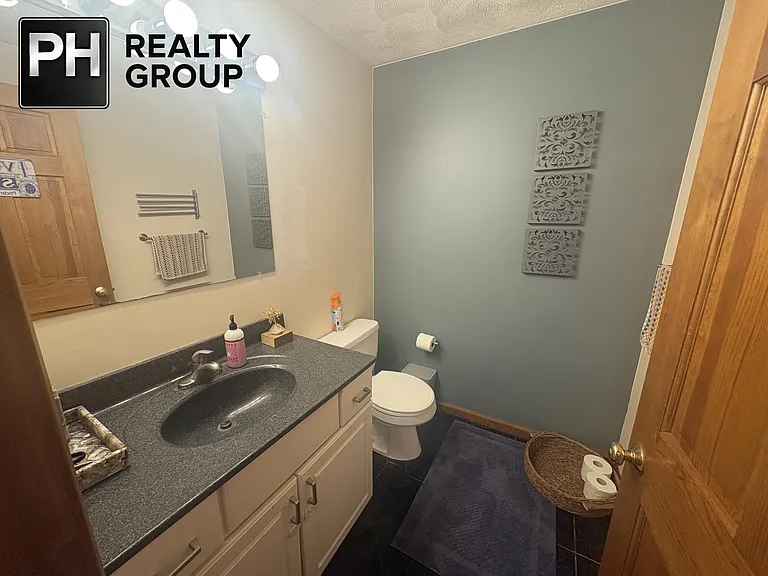 87 Pleasant St #1A — Photo 24