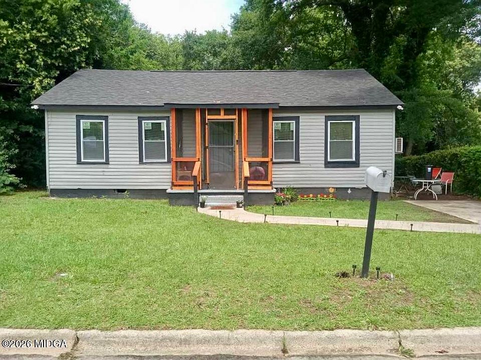 1st image of 791 Lynmore Ave