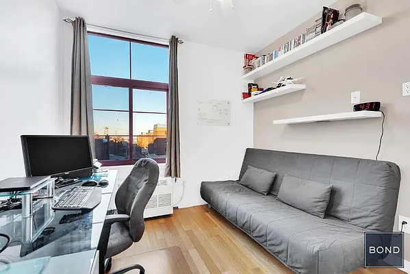 Sold by Bond New York | media 31