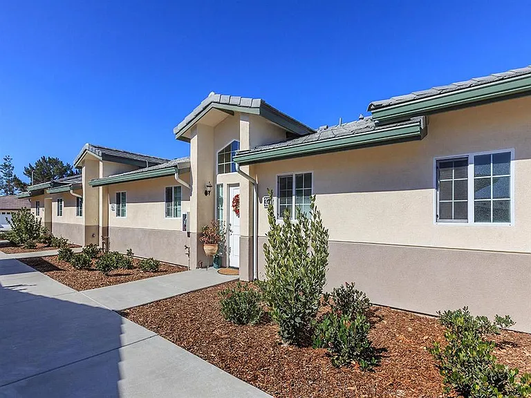 Heritage II Luxury Senior Apts — Photo 11