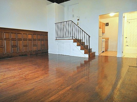 3rd image of 59 W 69th St APT 2r