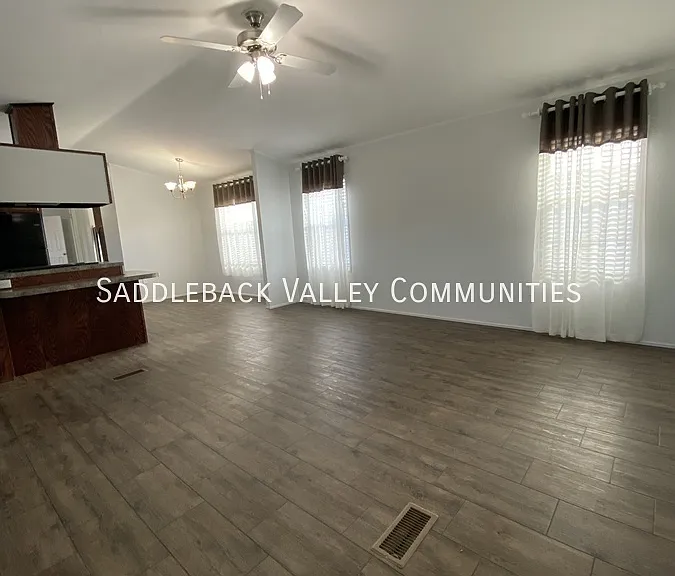 1925 E Murray St #18 — Photo 2