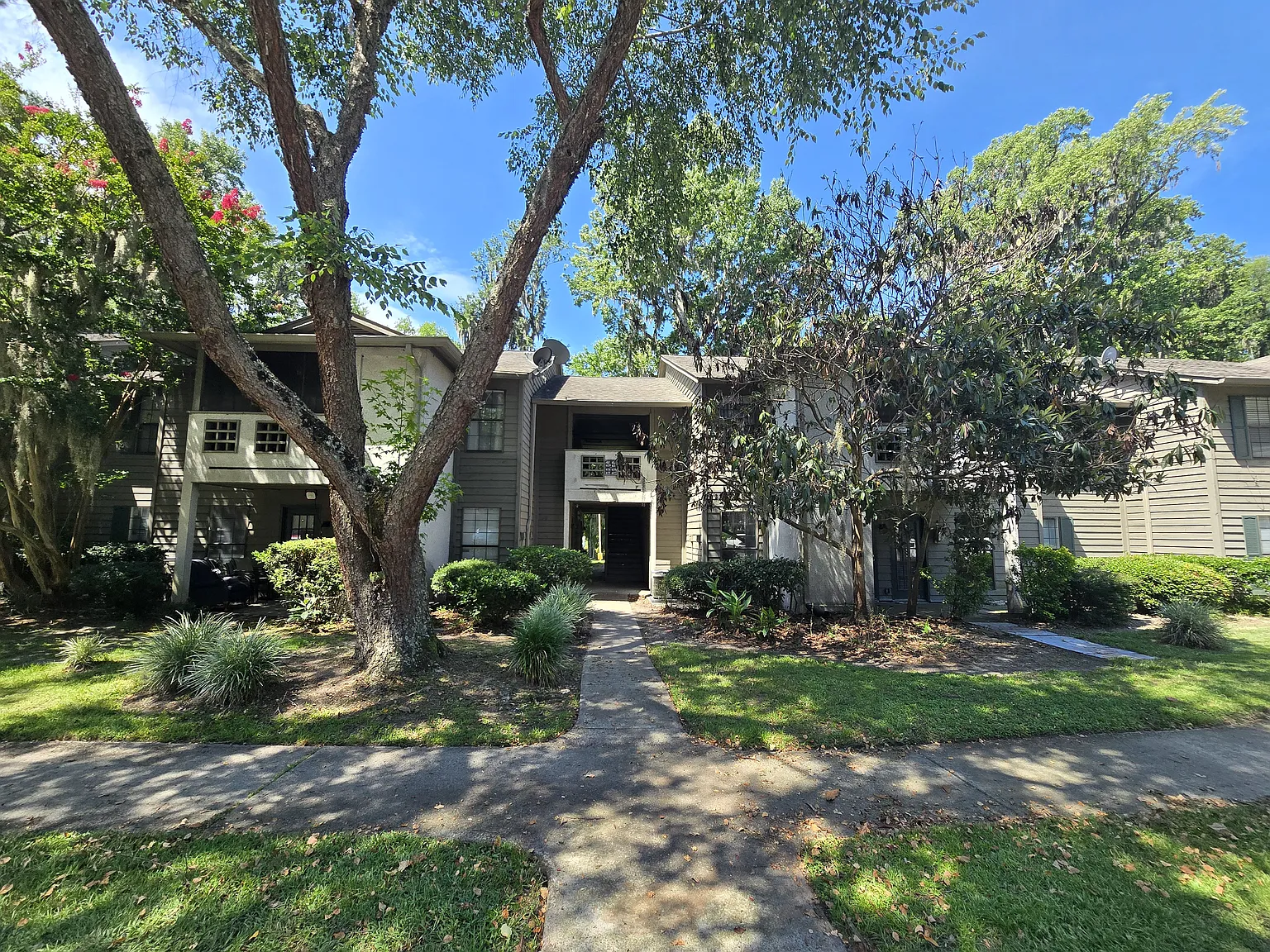 2 bed, 1030 sqft, $1,750 — Photo 4