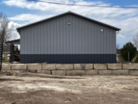 2nd image of 600 E Lewerenz St