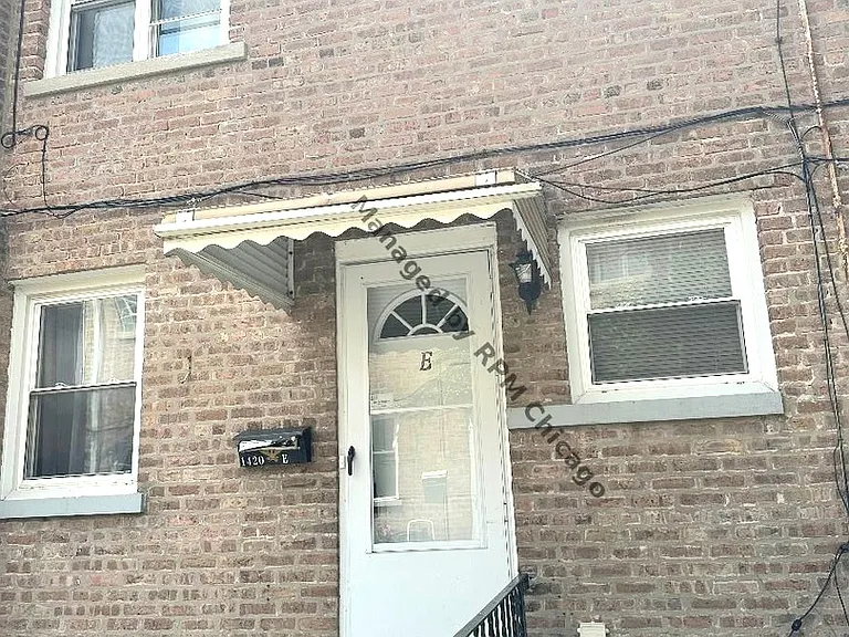 1420 N Harlem Ave #E — Photo 2