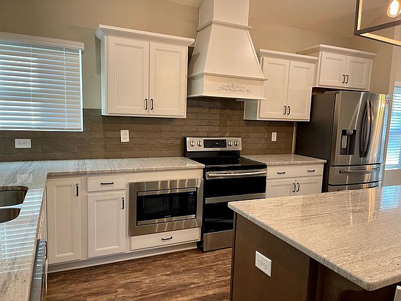 4th image of 913 Shelby Farms Cir