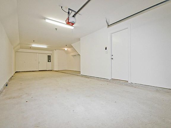 3rd image of 648 Westcross St #802
